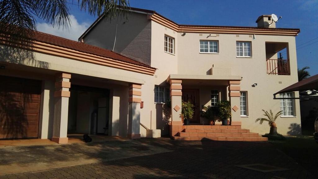 Ezulwini Guest House Luaran gambar