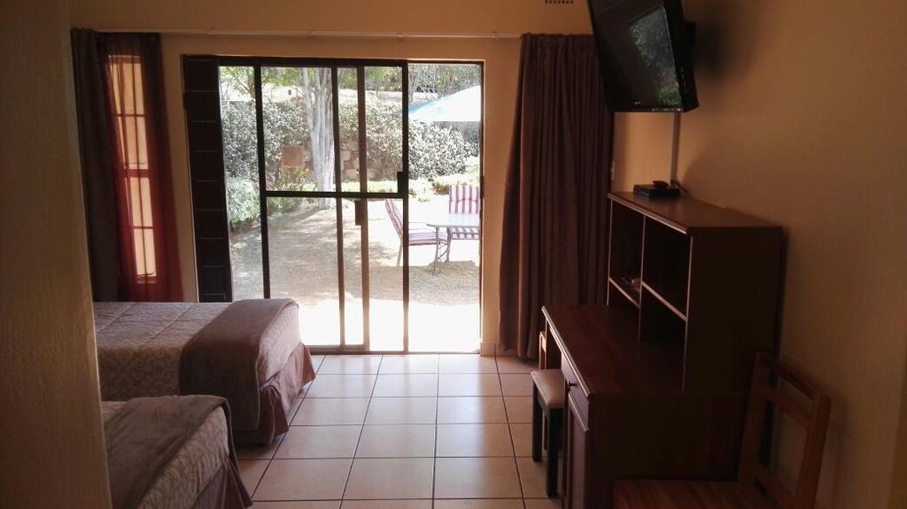 Ezulwini Guest House Luaran gambar