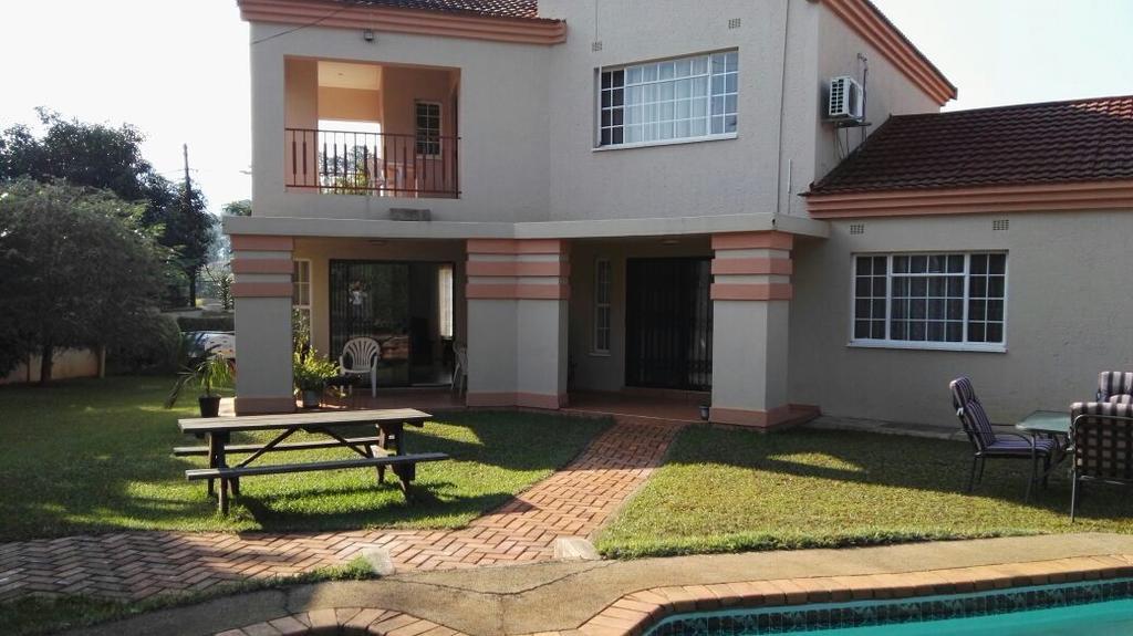 Ezulwini Guest House Luaran gambar