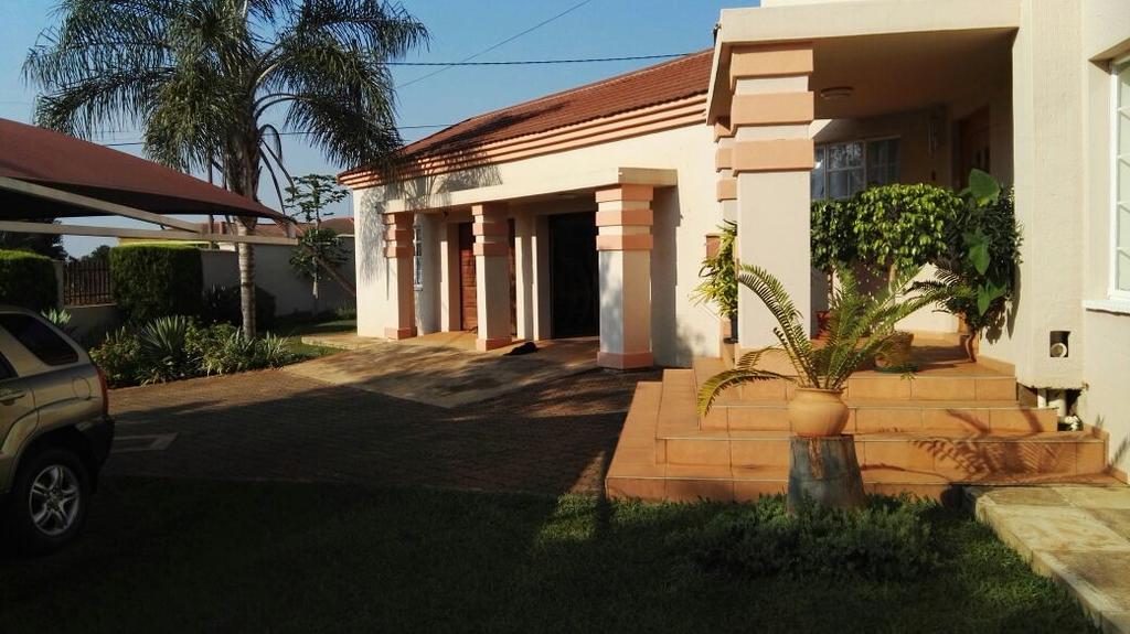 Ezulwini Guest House Luaran gambar