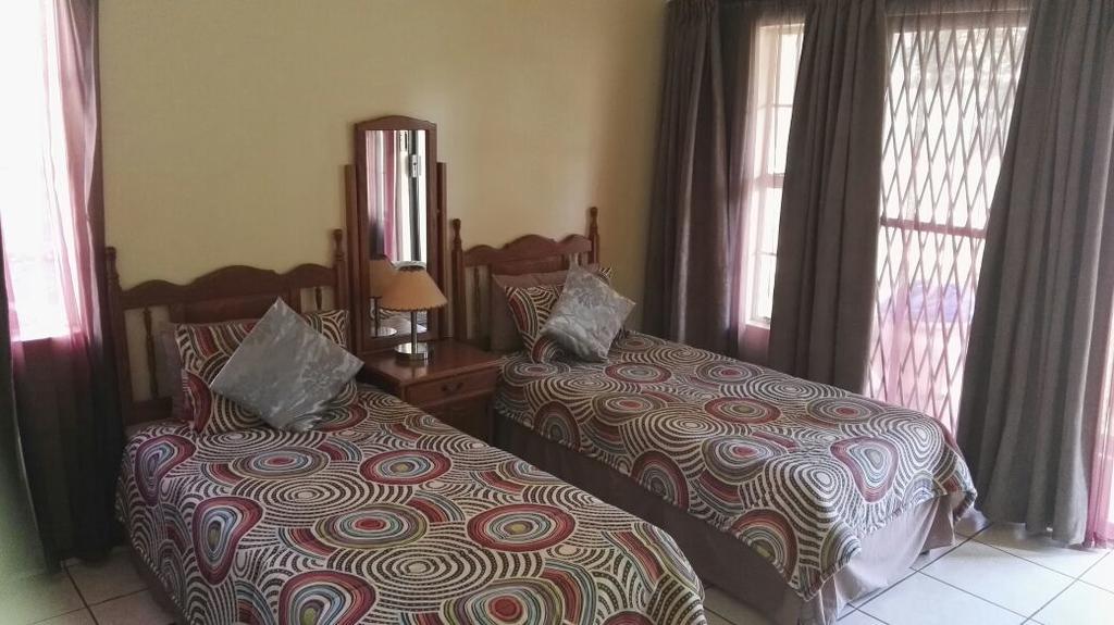Ezulwini Guest House Luaran gambar