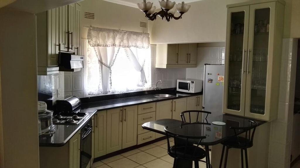 Ezulwini Guest House Luaran gambar