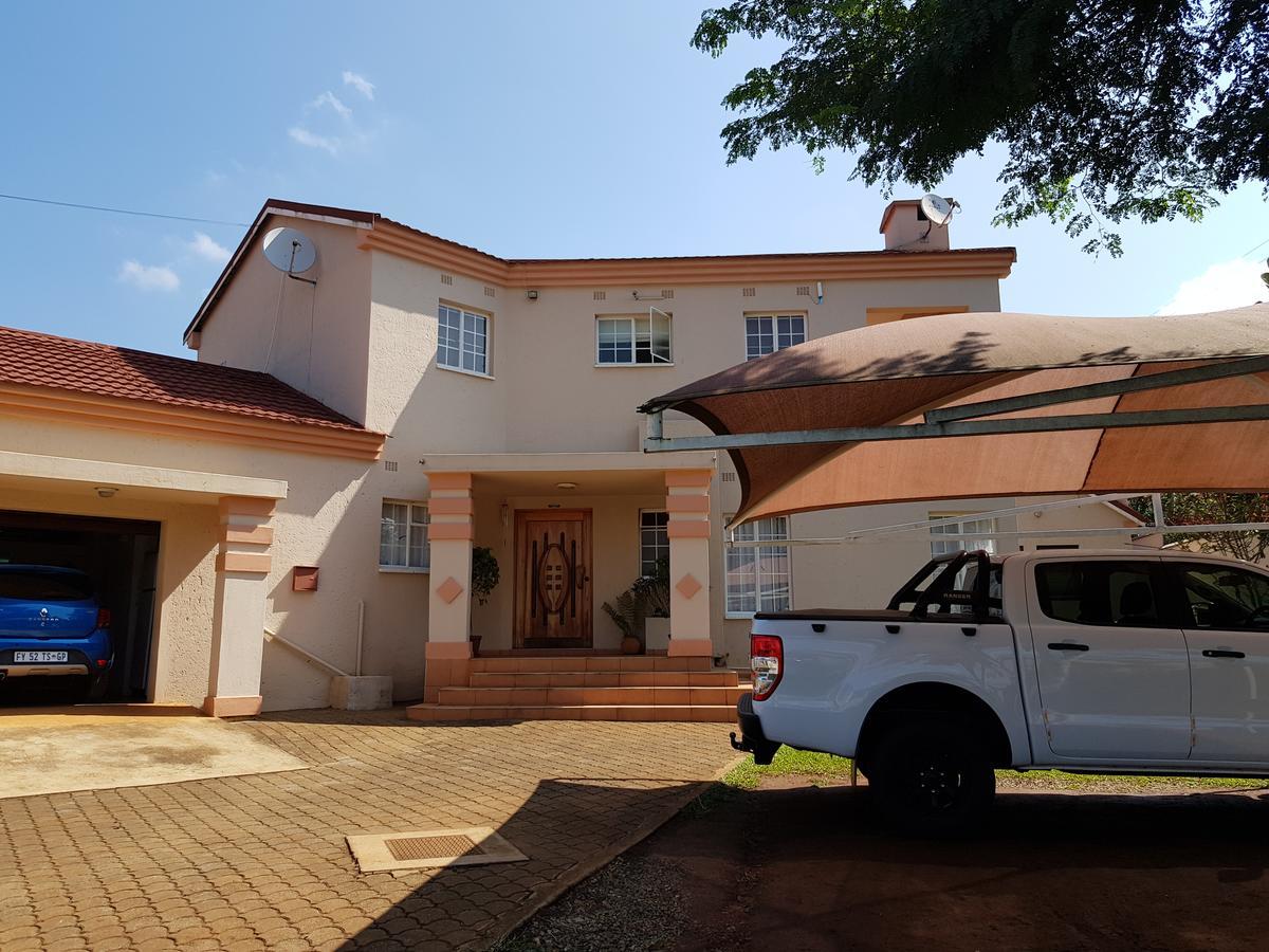 Ezulwini Guest House Luaran gambar