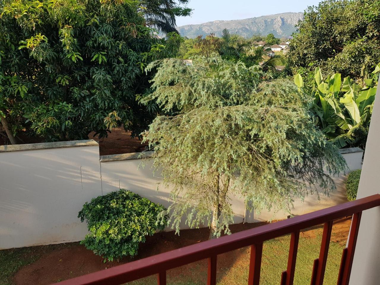 Ezulwini Guest House Luaran gambar