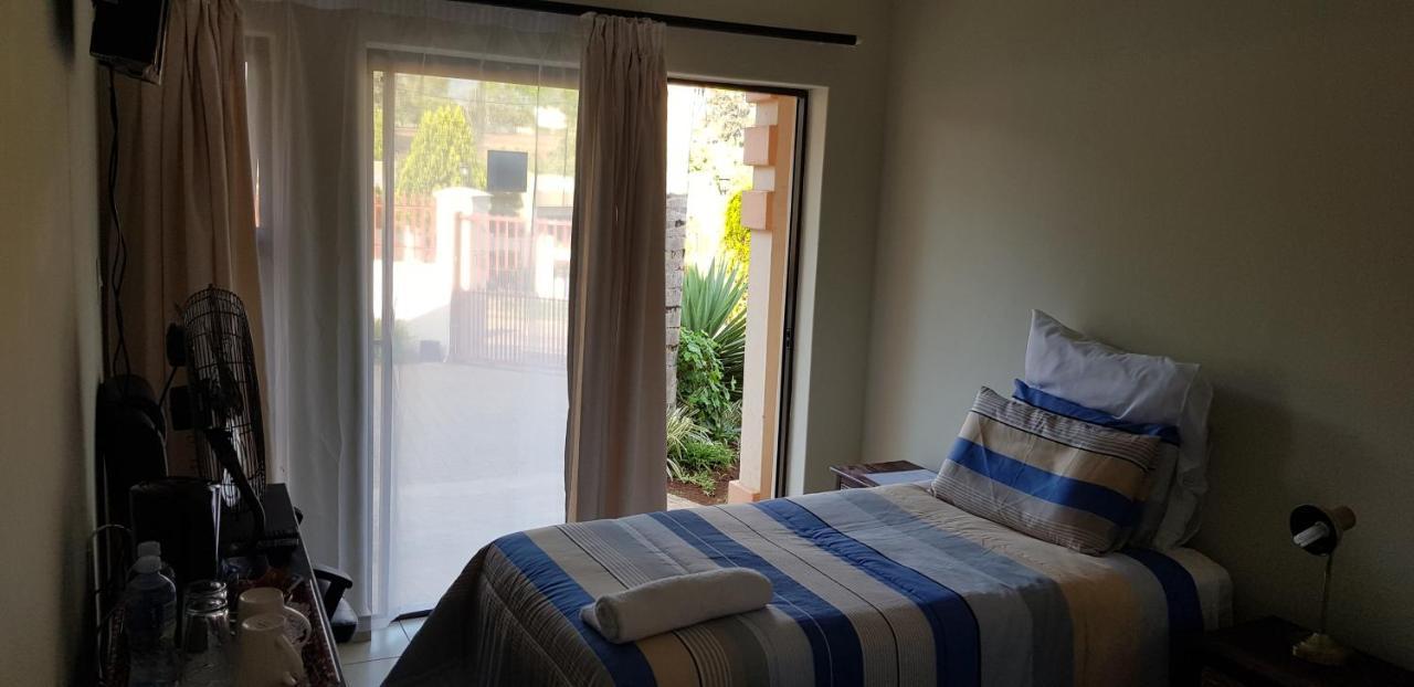 Ezulwini Guest House Luaran gambar