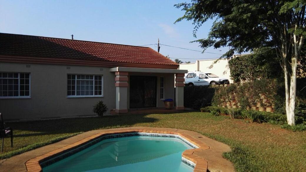 Ezulwini Guest House Luaran gambar